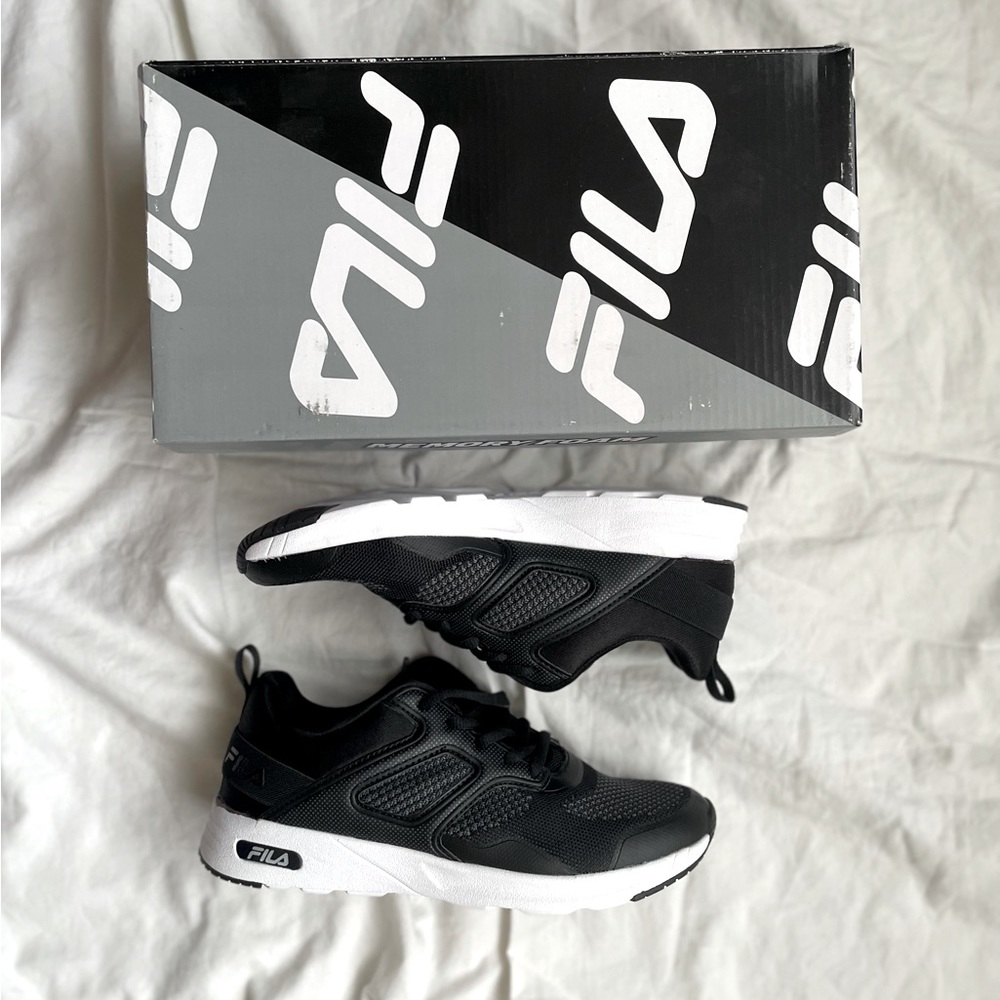 FILA Memory Frame V6 Women’s Sneakers Sz 7.5 NIB